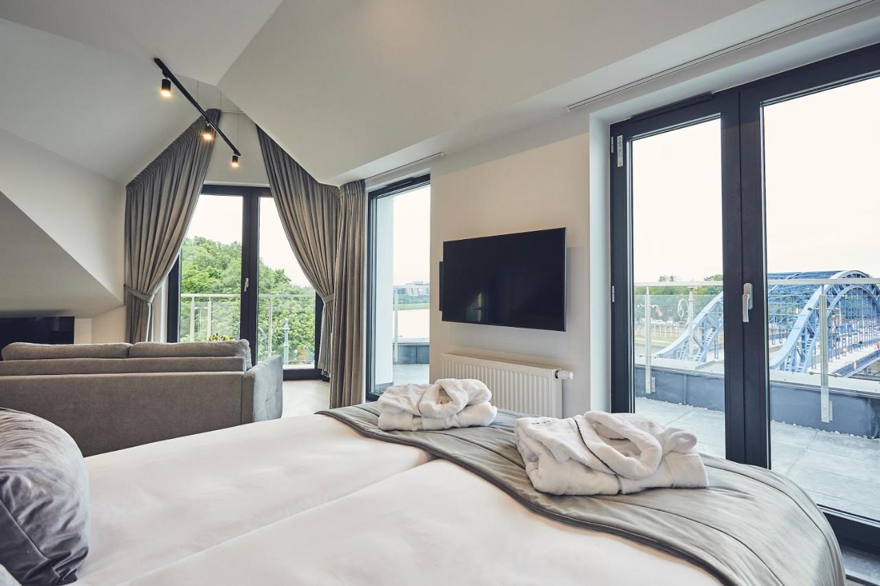 The Bridge Suites Hotel 克拉科夫 外观 照片