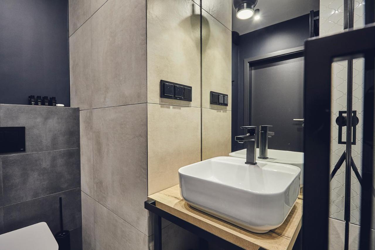 The Bridge Suites Hotel 克拉科夫 外观 照片