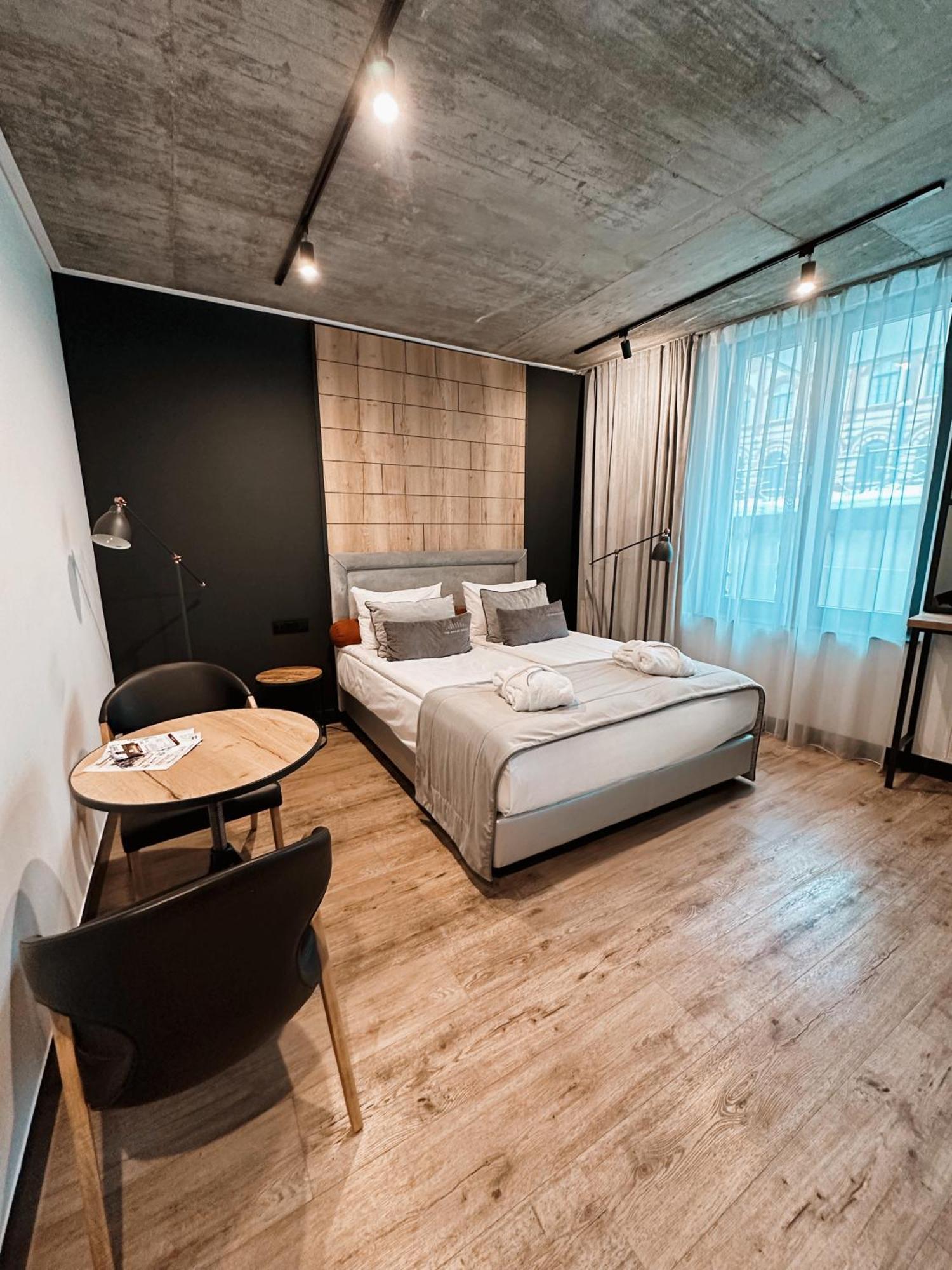 The Bridge Suites Hotel 克拉科夫 外观 照片